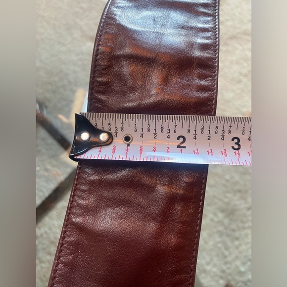 🌹 **Captivating Garnet Gemstone Leather Belt** 🌹 - Picture 5 of 7